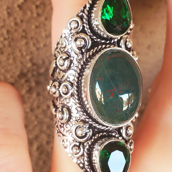 New Bloodstone and Peridot 925 Silver Statement Ring. - Picture 12 of 15